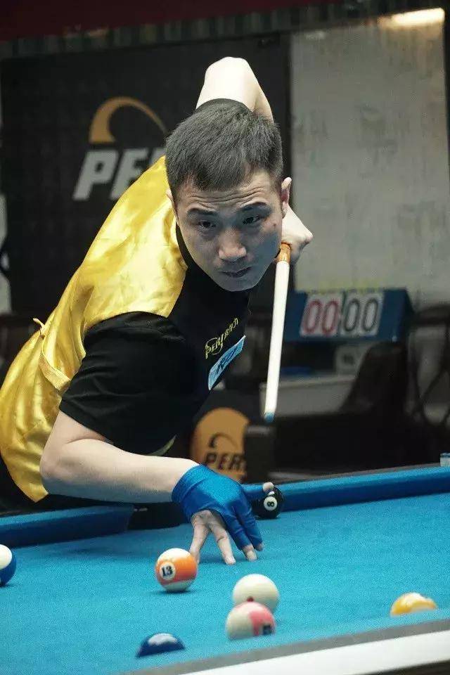 ��ί����ϯ��ɪ������������ѡ��Ӱ����ɼ������׼��.